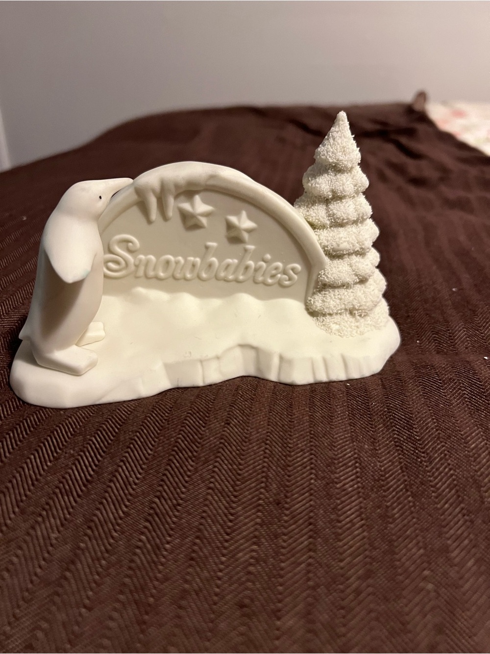 Department 56 Snowbabies Polar Sign Christmas Tree Penguin Display